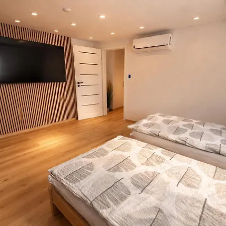 Haus Fuer 6 Personen Ausgestattet, Wifi , Netflix, Smart Tv * Ноймюнстер
