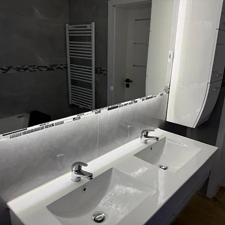 Haus Fuer 6 Personen Ausgestattet, Wifi , Netflix, Smart Tv Вилла